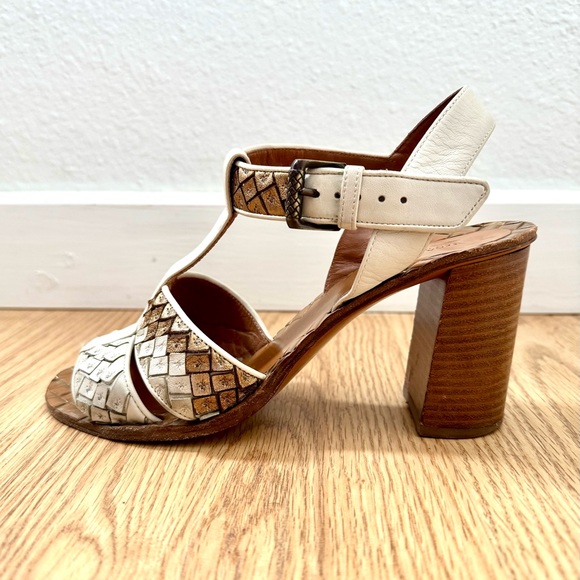 Bottega Veneta Cream and Bronze Intrecciato Heel Sandals - Picture 2 of 15